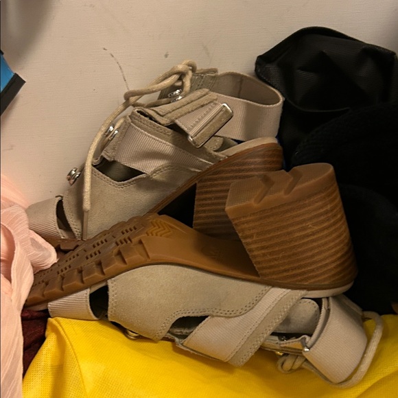 Sorel Beige Lace-Up Women's heels sandals. Velcro ankle closure.Adjustable width - Picture 15 of 16